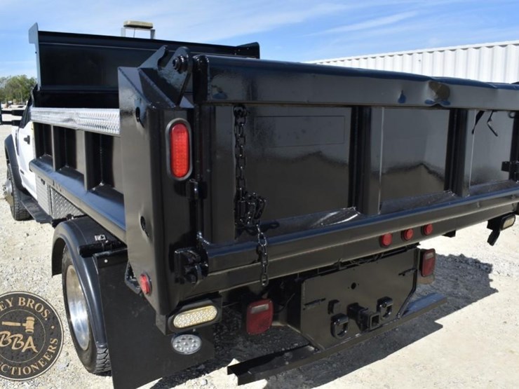 2017-ford-f550-image-43