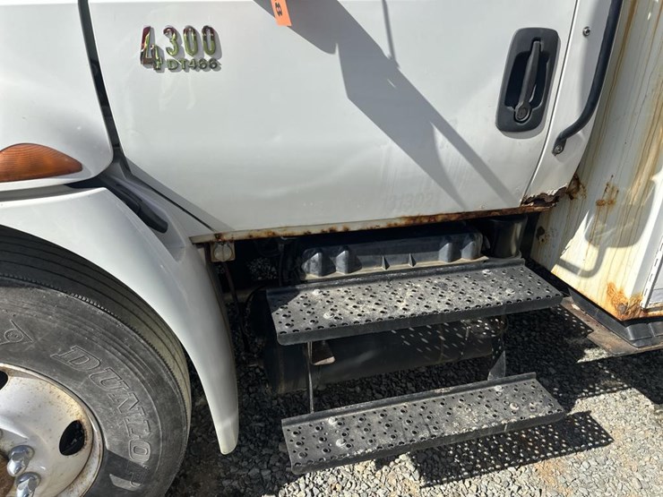 2006-international-durastar-4300-image-14