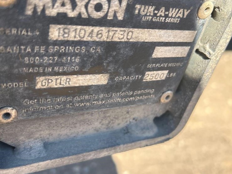 2019-hino-268-image-28