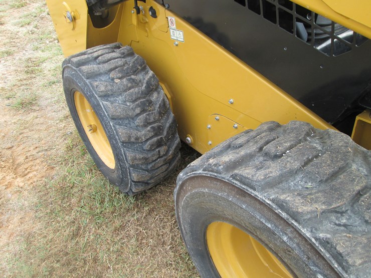 caterpillar-236d-image-15