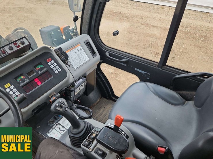 2014-bobcat-toolcat-5600-image-20