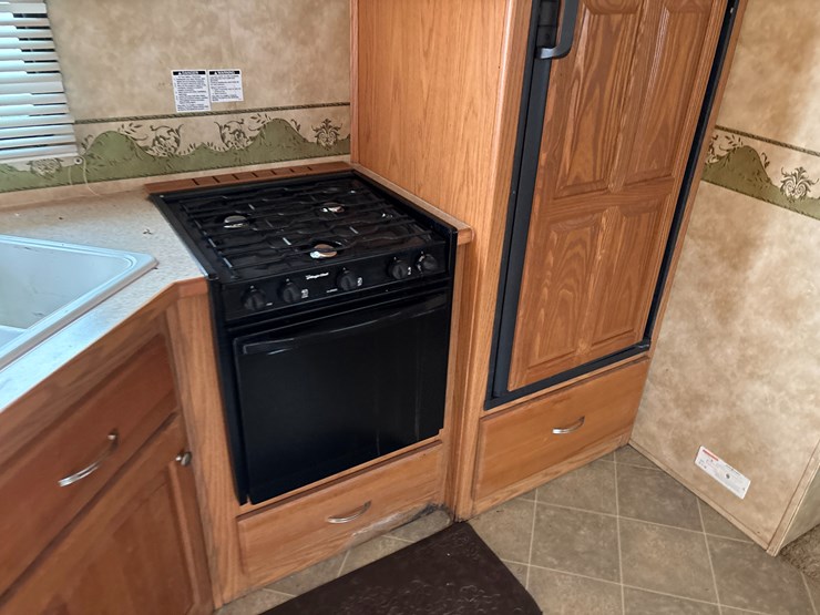 #200-•-heartland-big-country-camper-image-4