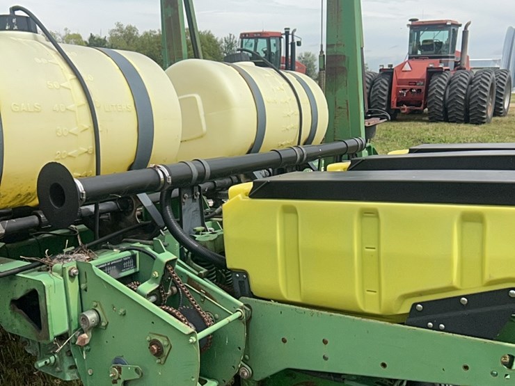 john-deere-7200-image-38
