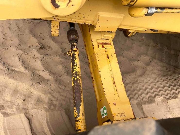 caterpillar-416b-image-11
