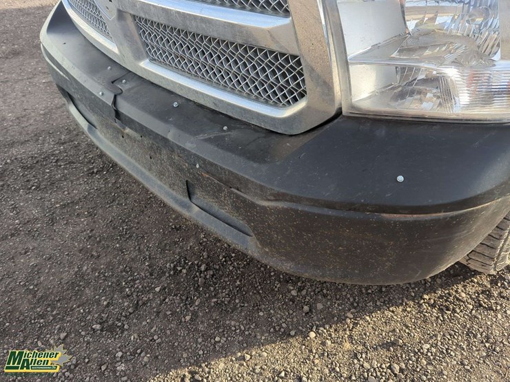2019-ram-1500-classic-image-49