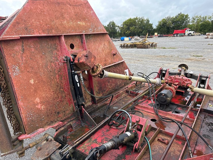 massey-ferguson-15-image-8