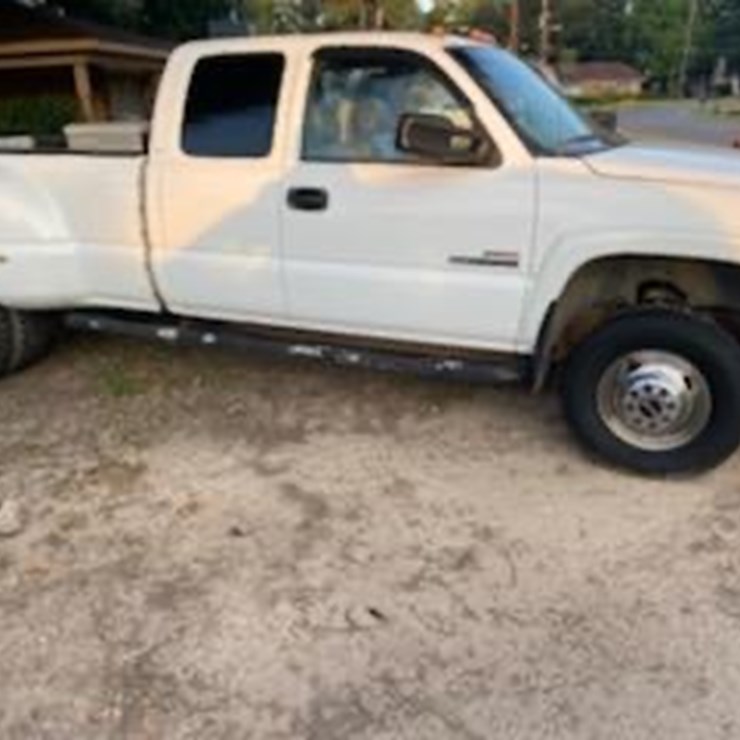 #599 • 2003 GMC SIERRA 3500 DUALLY