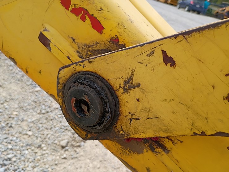 new-holland-lb75-image-80