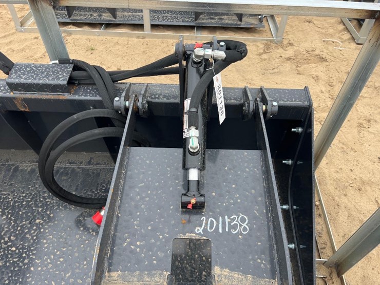 unused-landhonor-sgb-11-72w-72"-grapple-bucket-image-6