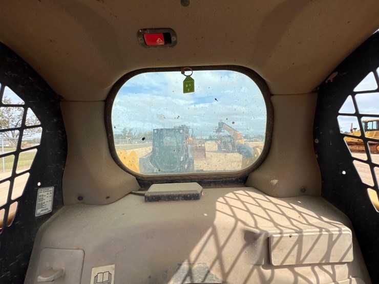 caterpillar-226d-image-29