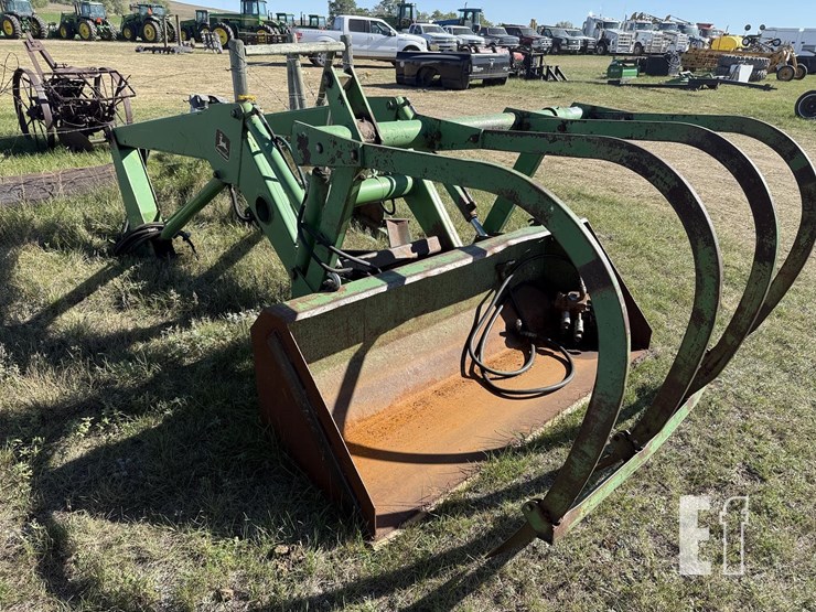 john-deere-148-image-8