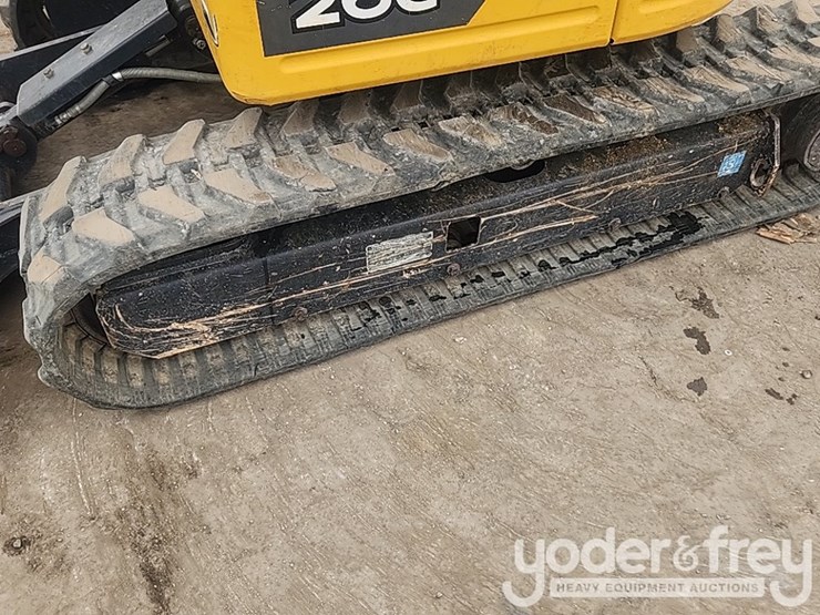 2021-deere-26g-image-24