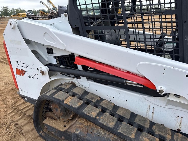 2018-bobcat-t550-image-23
