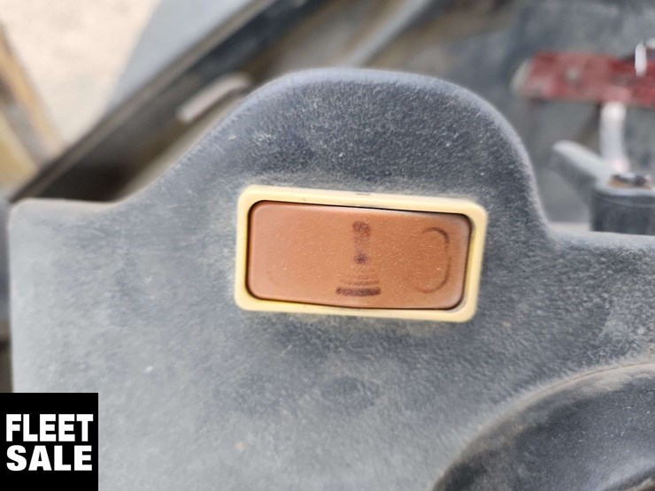 2014-deere-410k-image-53