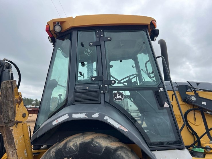 2017-deere-410l-image-26