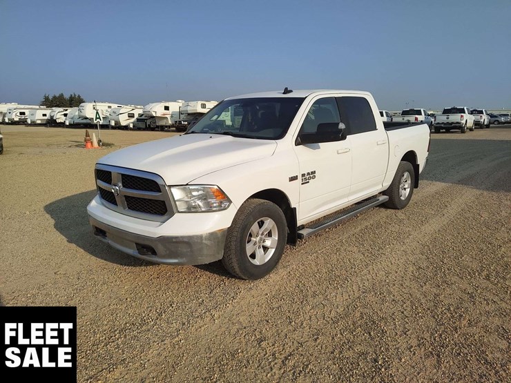 2020-ram-1500-classic-image-18