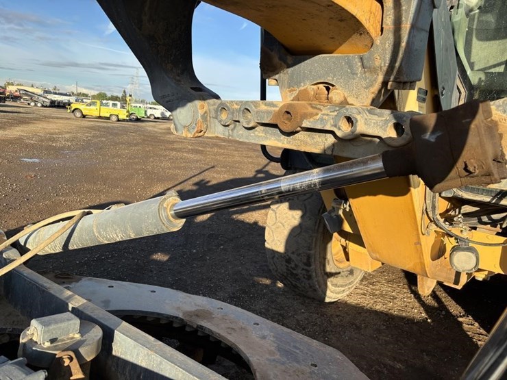 2011-deere-872gp-image-13