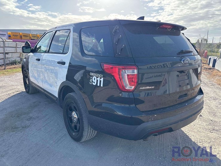 2016-ford-explorer-image-4