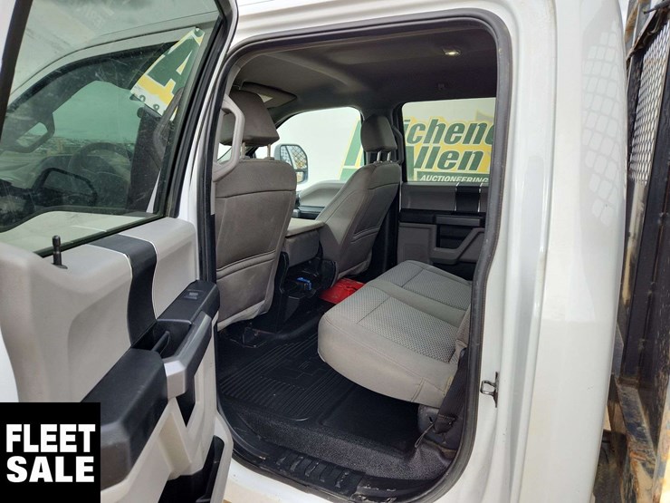 2021-ford-f350-image-17