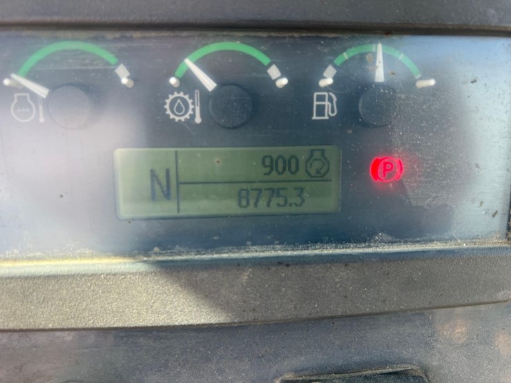 2018-deere-410l-image-36