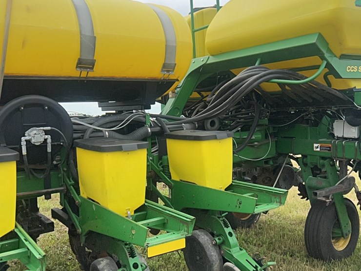 john-deere-16-image-10