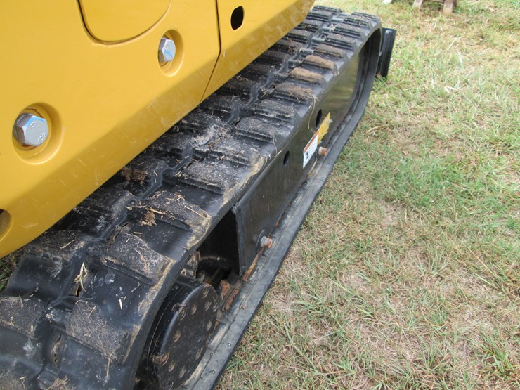 2023-caterpillar-300.9d-image-8