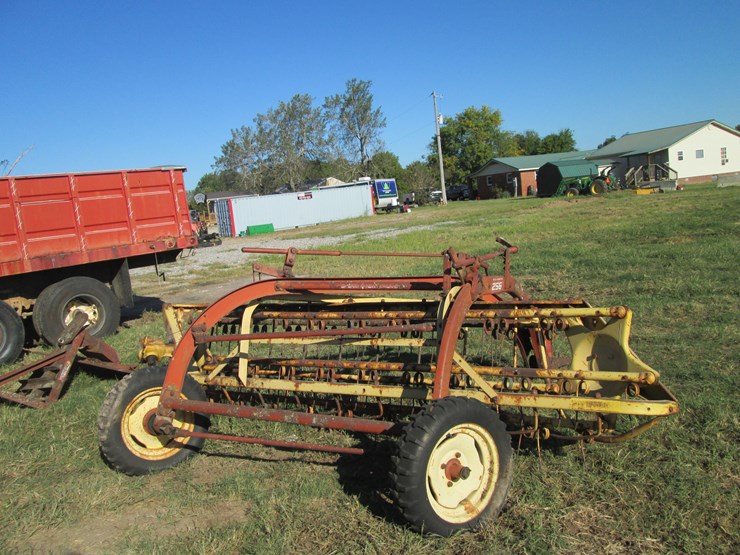 new-holland-256-image-3