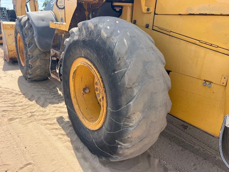 2009-deere-544k-image-28