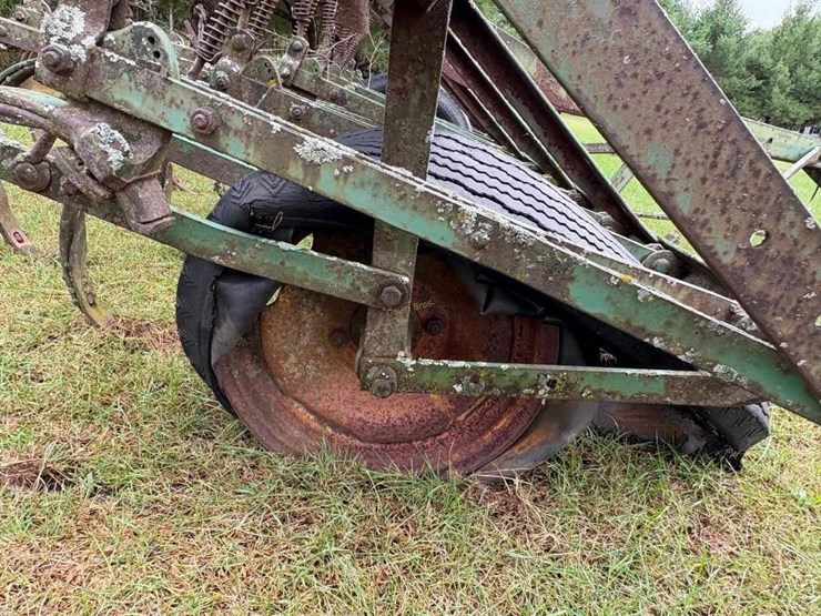john-deere-8-image-2