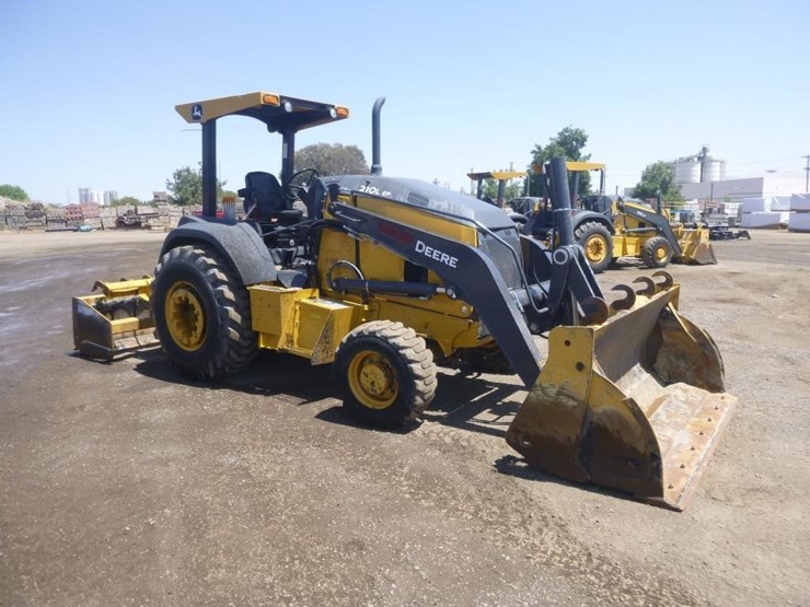2021-deere-210l-image-2