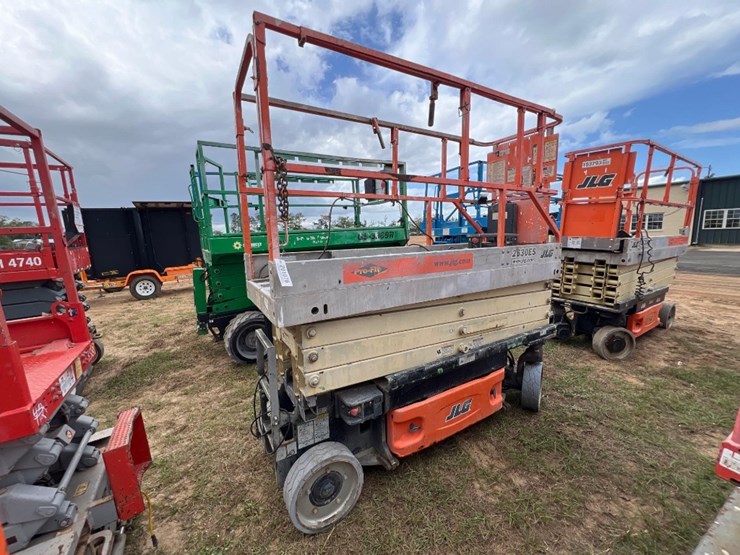 2006-jlg-2630es-image-4
