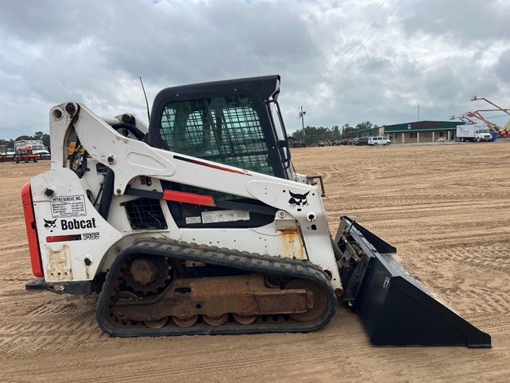 2016-bobcat-t595-image-5