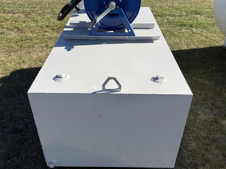 tuff-e-250-gallon-fuel-tank-w/-pump-image-5