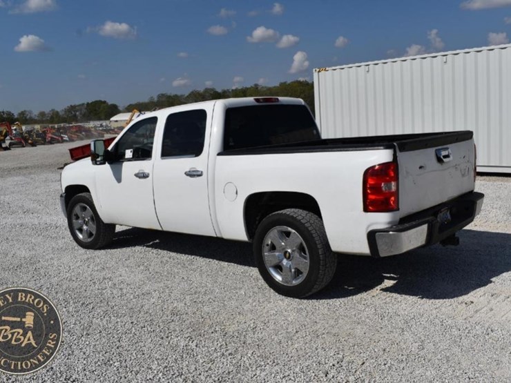 2009-chevrolet-silverado-1500-ltz-image-3