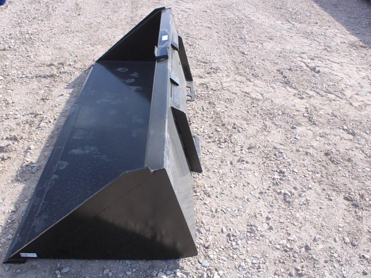 #2012-•-90-inch-skid-steer-bucket-with-blade-image-7