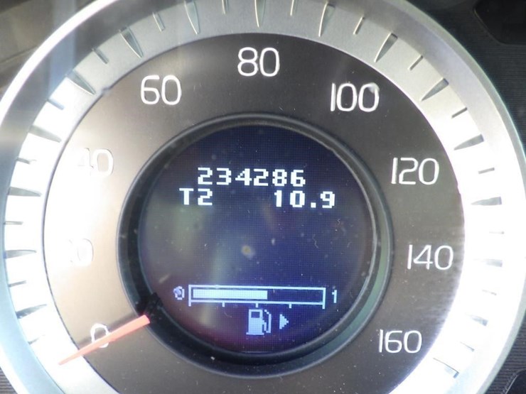 2013-volvo-xc60-image-14