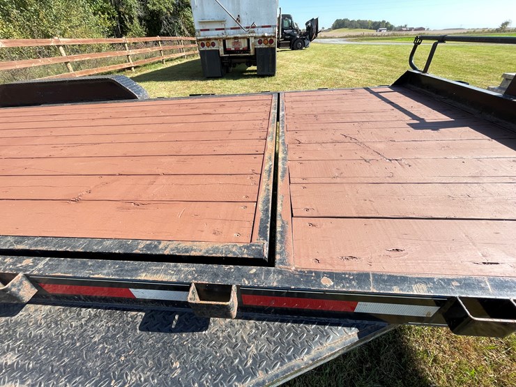 #1668-•-2018-road-warrior-tandem-axle-tilt-trailer-image-17