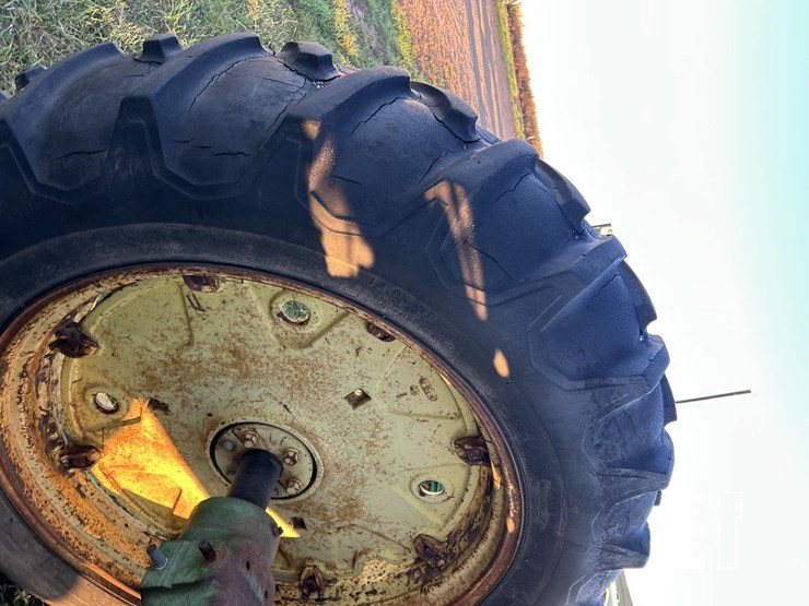 john-deere-70-image-22