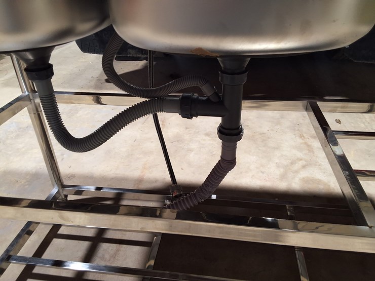 #500-•-2-basin-stainless-steel-sink-with-faucet-image-3