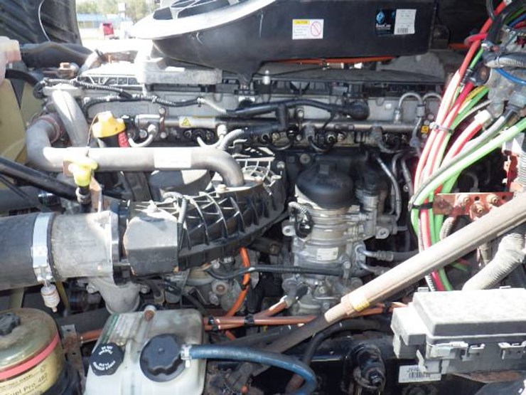 2017-freightliner-cascadia-125-image-12