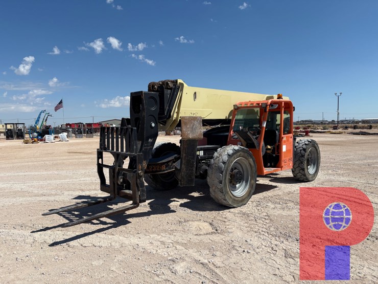2015-jlg-g12-55a-image-2