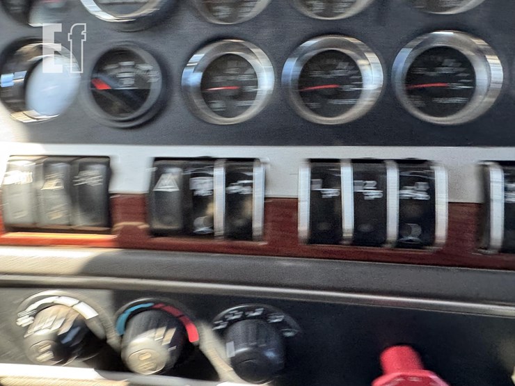 2009-kenworth-t800-image-95