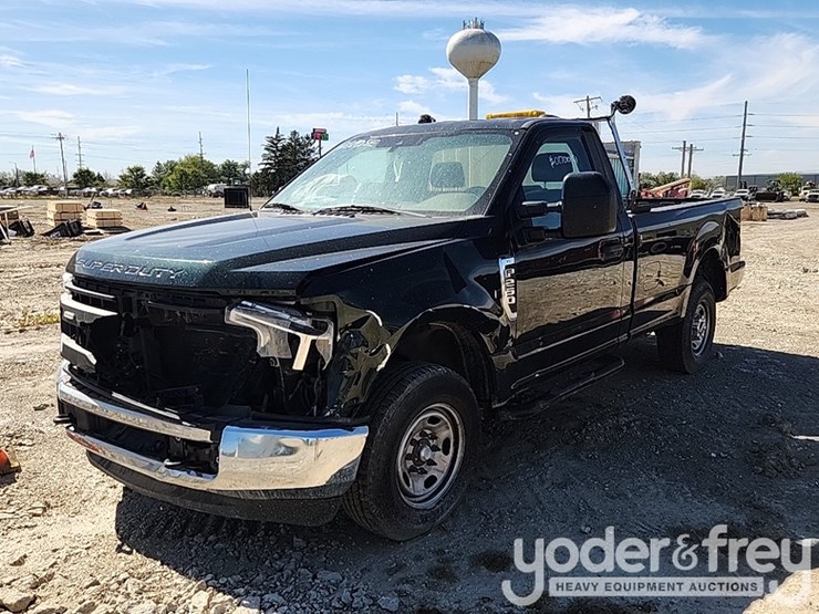 2020-ford-f250-xl-image-3