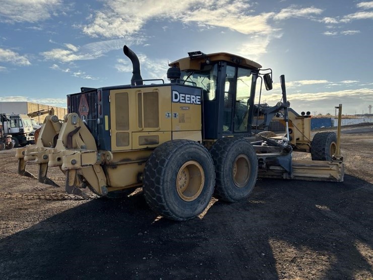 2011-deere-872gp-image-3