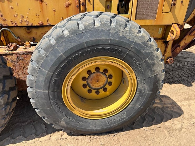 caterpillar-120-image-19