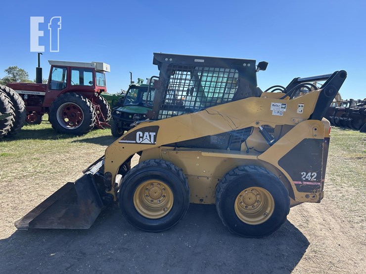 2003-caterpillar-242-image-8