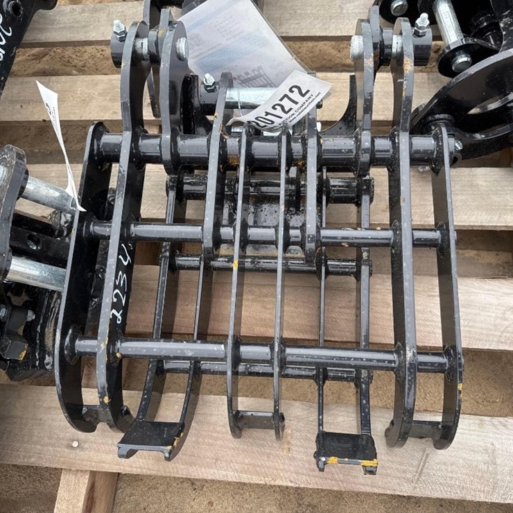 UNUSED IRANCH 16" EXCAVATOR WOOD GRAPPLE
