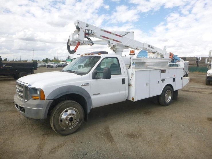 2005-ford-f550-image-1