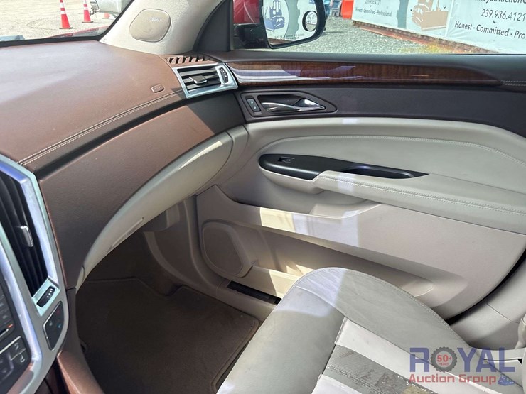 2012-cadilac-srx-suv-image-17