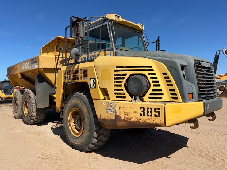2014-komatsu-hm300-3-image-6